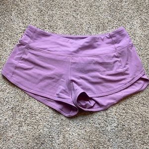 lululemon size 4 sped up short length 2.5”